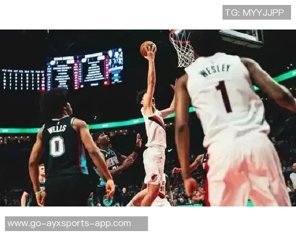 卡梅隆约翰逊上半场状态低迷仅得5分球队需寻找更好进攻节奏